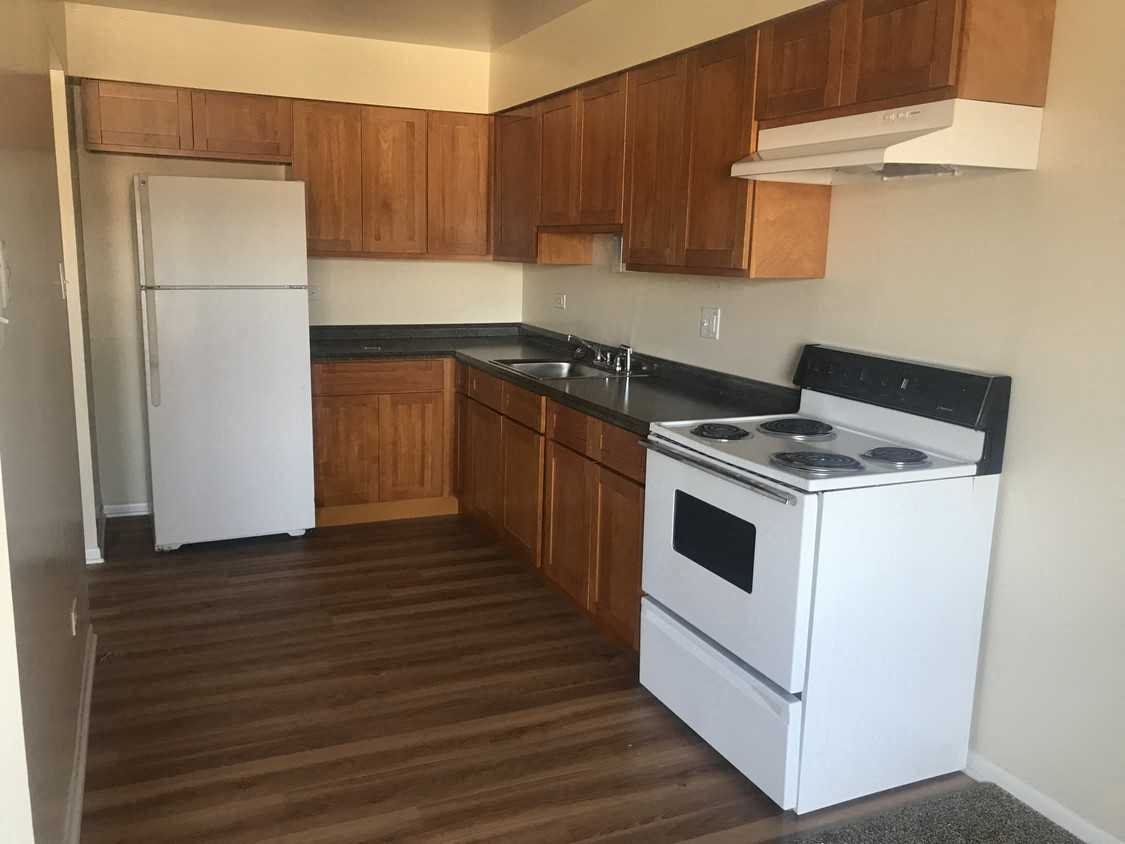 Updated kitchen | Glenwood, IL